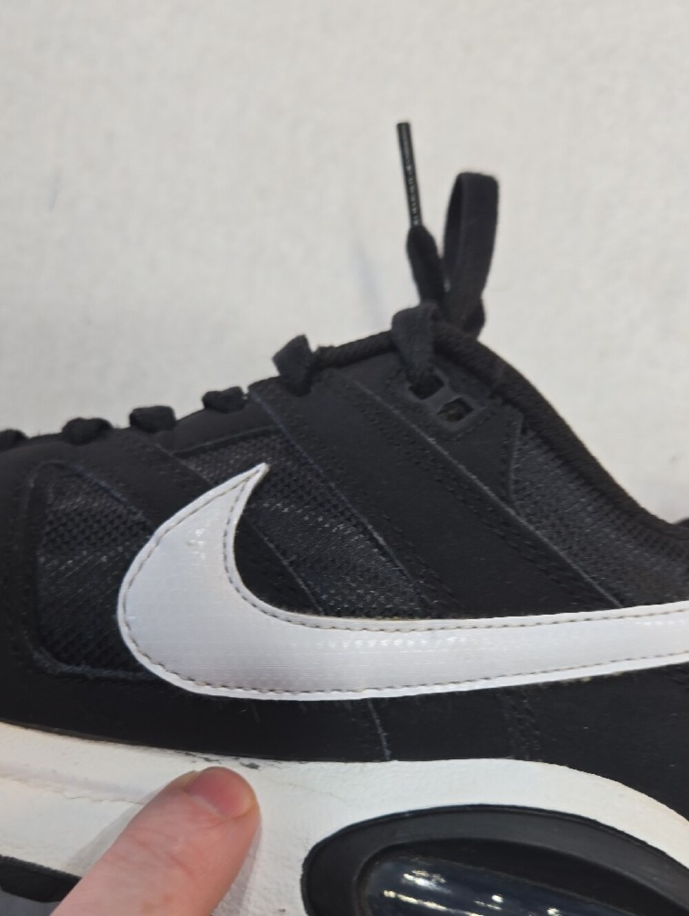 Nike Air Max Command Black and White Running Sneakers Woman's Size 9 - Picture 11 of 11